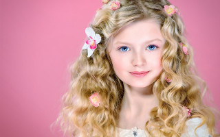 Young girl blonde hair flowers - a young girl free wallpaper