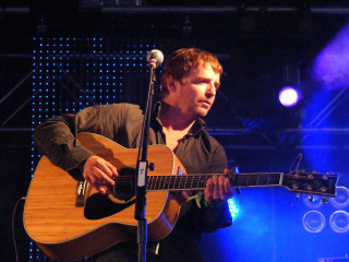 Man playing guitar concert stage 2 - him free wallpaper