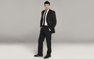 Man suit tie studio gray - gray free wallpaper for desktop