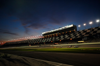 Race track checkered wall night - the track free wallpaper
