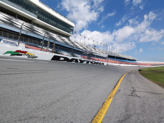 Race track racing car sky - racing free wallpaper for desktop