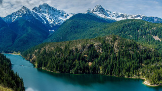 Mountain range lake trees snow - tree and snow free wallpaper