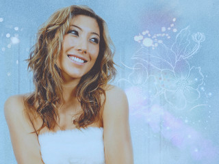 Woman white dress smiling blue - a flower design free wallpaper