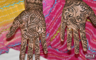 Hands hendi tattoos closeup colorful - detail free wallpaper
