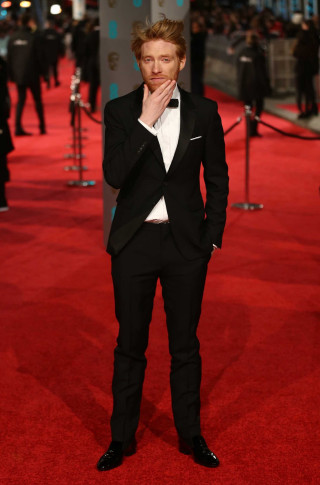 Man tuxedo red carpet event - mannerism free wallpaper for mobile