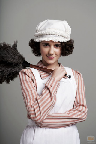 Woman white hat apron black - her shoulder free wallpaper for mobile