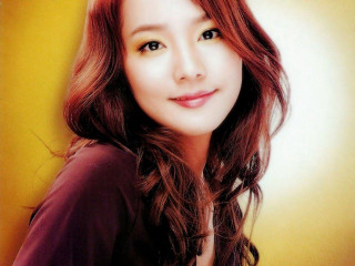 Woman long hair brown shirt 6 - eye free wallpaper