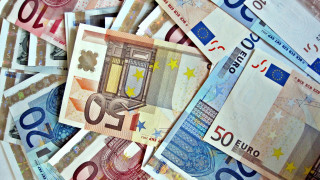 European currency notes clock pile - vray free wallpaper