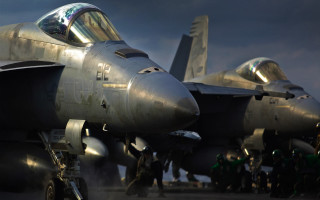 Group people fighter jet runway - intimidating free wallpaper for desktop