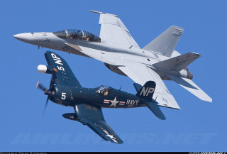 Fighter jets flying sky blue - great composition free wallpaper