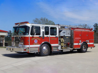 Fire truck parking lot fireman - a fire truck free wallpaper