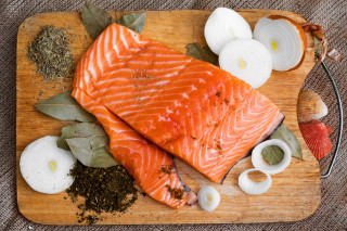 Salmon cutting board spices garlic - a cutting board free wallpaper