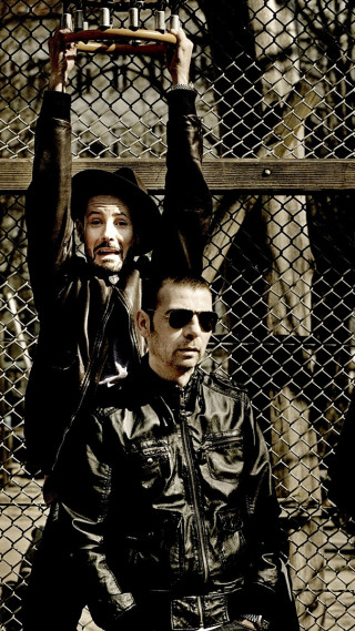 Two men fence baseball bat - two man free wallpaper for mobile