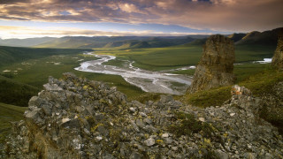 Rocky mountain river cloudy sky - a rocky mountain free wallpaper