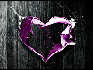 Broken heart wooden surface paint - a broken heart free wallpaper