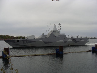 Large boat dock helicopter flying - carl eugen keel free wallpaper