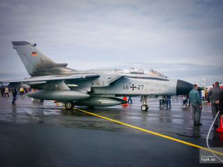 Military jet airport runway people - top of an airport runway next free wallpaper