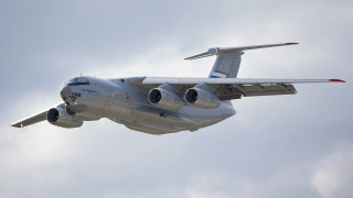 Large jetliner cloudy sky landing 3 - its landing free wallpaper