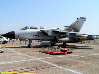 Fighter jet airport tarmac planes - 100mm free wallpaper