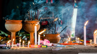 Candles vases flowers table decorative - top of a table free wallpaper