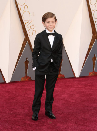 Oscars boy tuxedo redcarpet formal - red free wallpaper