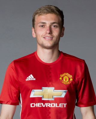 Man red shirt soccer ball 3 - elite free wallpaper for mobile