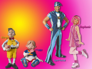 Costume party group pink background - costume free wallpaper for desktop