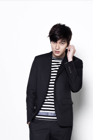 Man suit striped shirt pose - his ear free wallpaper