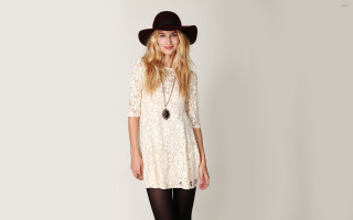 Blonde woman white dress black - a stipple free wallpaper for desktop