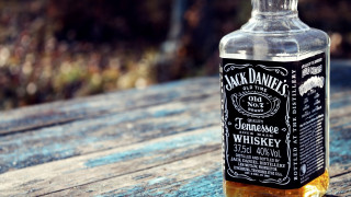Jack daniels whiskey wooden table - a wooden table outside free wallpaper