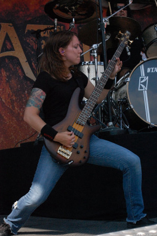 Woman playing guitar stage microphone 3 - stage free wallpaper for mobile