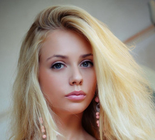 Woman blonde hair blue eyes 5 - blue eye free wallpaper for tablet