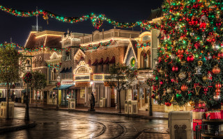 Christmas tree town square night - a christmas tree free wallpaper for desktop