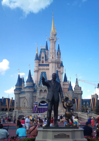Walt mickey statue castle people - a castle free wallpaper for mobile