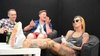 Group couch tattoos beer relaxing - a couch free wallpaper