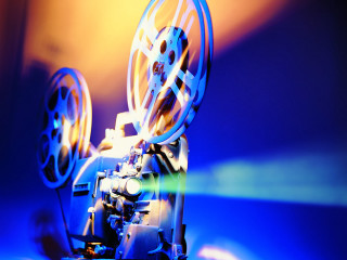 Movie projector blue background blurry - derek jarman free wallpaper