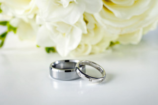Wedding rings bouquet flowers white 2 - white rose free wallpaper