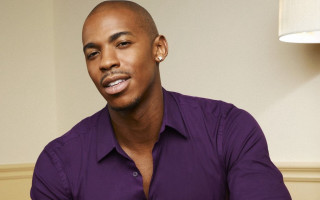 Man purple shirt room lamp - a lamp free wallpaper for desktop