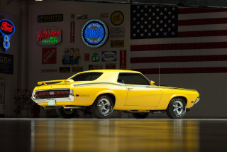 Yellow car garage wall signs - a yellow car free wallpaper