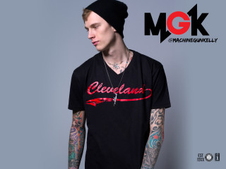 Man tattoo black shirt beanie - product photo free wallpaper for desktop