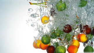 Falling fruit water bubbles green - a bunch of fruit free wallpaper