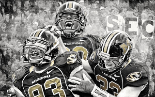 Football players stadium crowd watching - a stadium free wallpaper