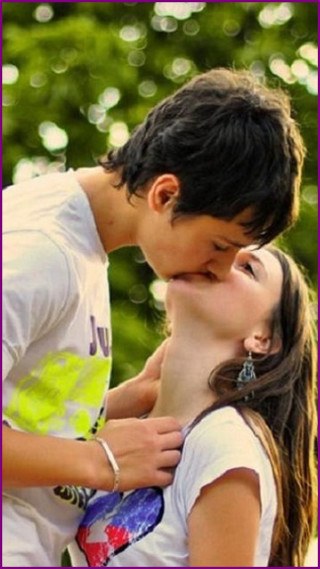 Man woman kissing pink purple - a picture frame free wallpaper for mobile