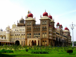 Large building red domes green 2 - front view free wallpaper
