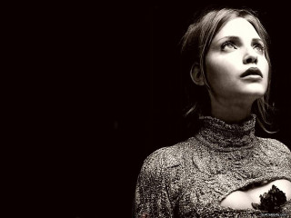 Woman hands folded black white - gothic art free wallpaper for desktop