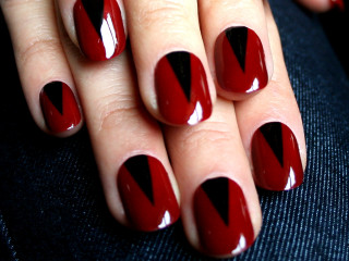 Woman red nails manicure black - jagged free wallpaper