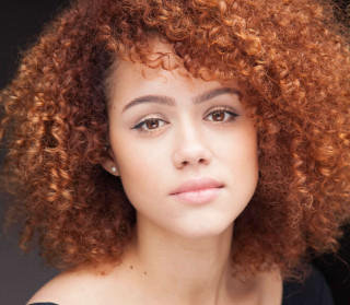 Woman red curly hair black - alexis simon belle free wallpaper for tablet