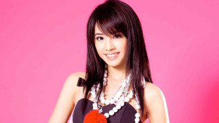 Woman necklace heart pink background - a necklace and a necklace free wallpaper