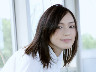 Woman white shirt tie posing - a picture in front free wallpaper for desktop