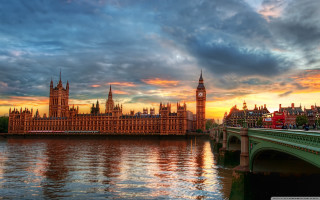 Large building clock tower bridge 6 - christopher wren free wallpaper